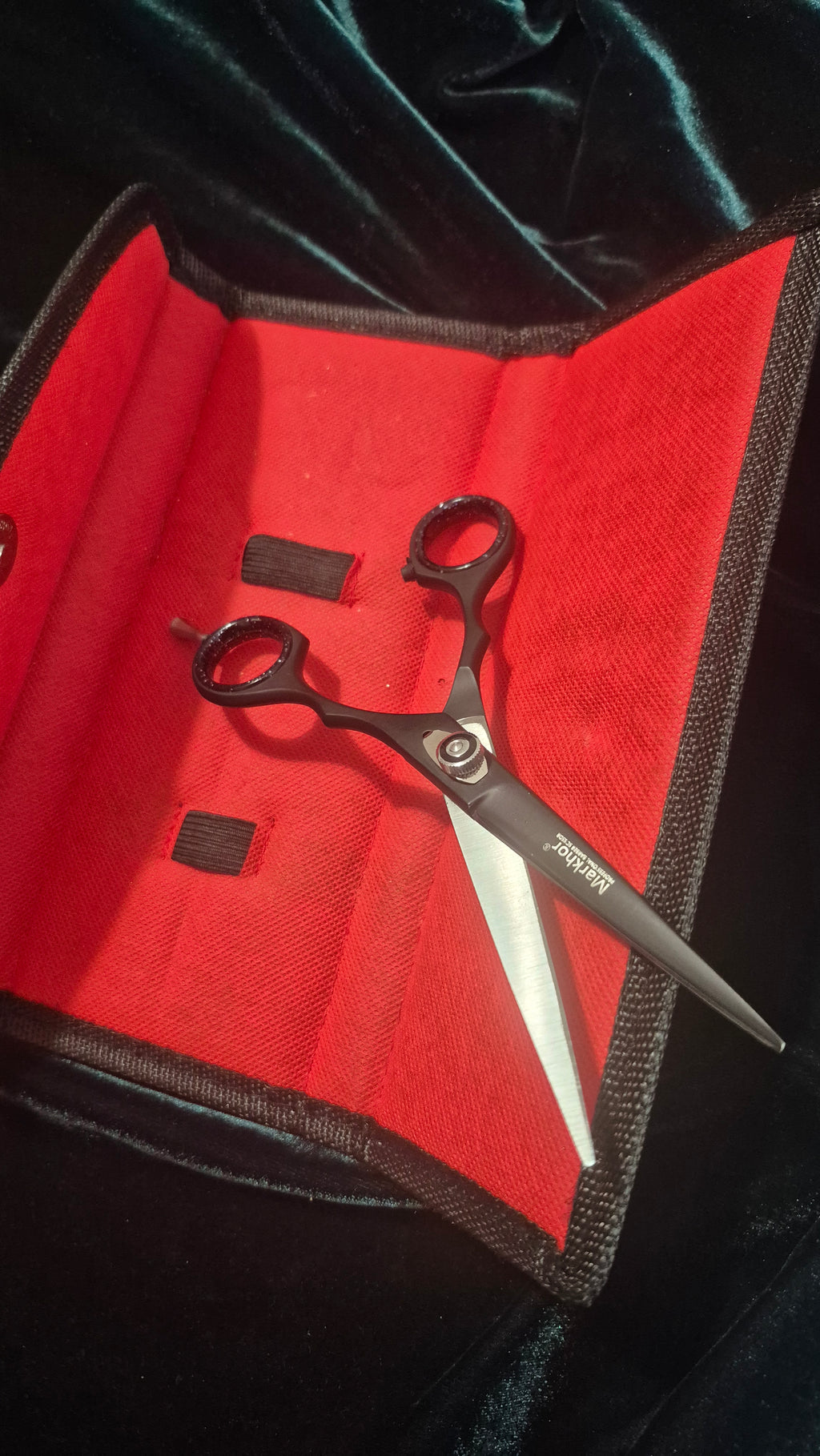 Black Hair Cutting Scissors with Storage Case , 6 inches