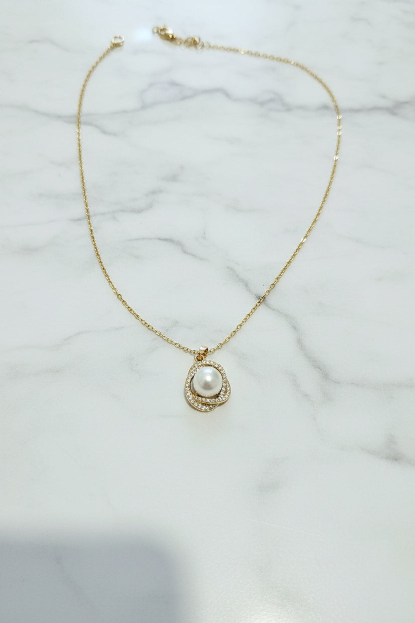 Pearl Knot Pendant Necklace