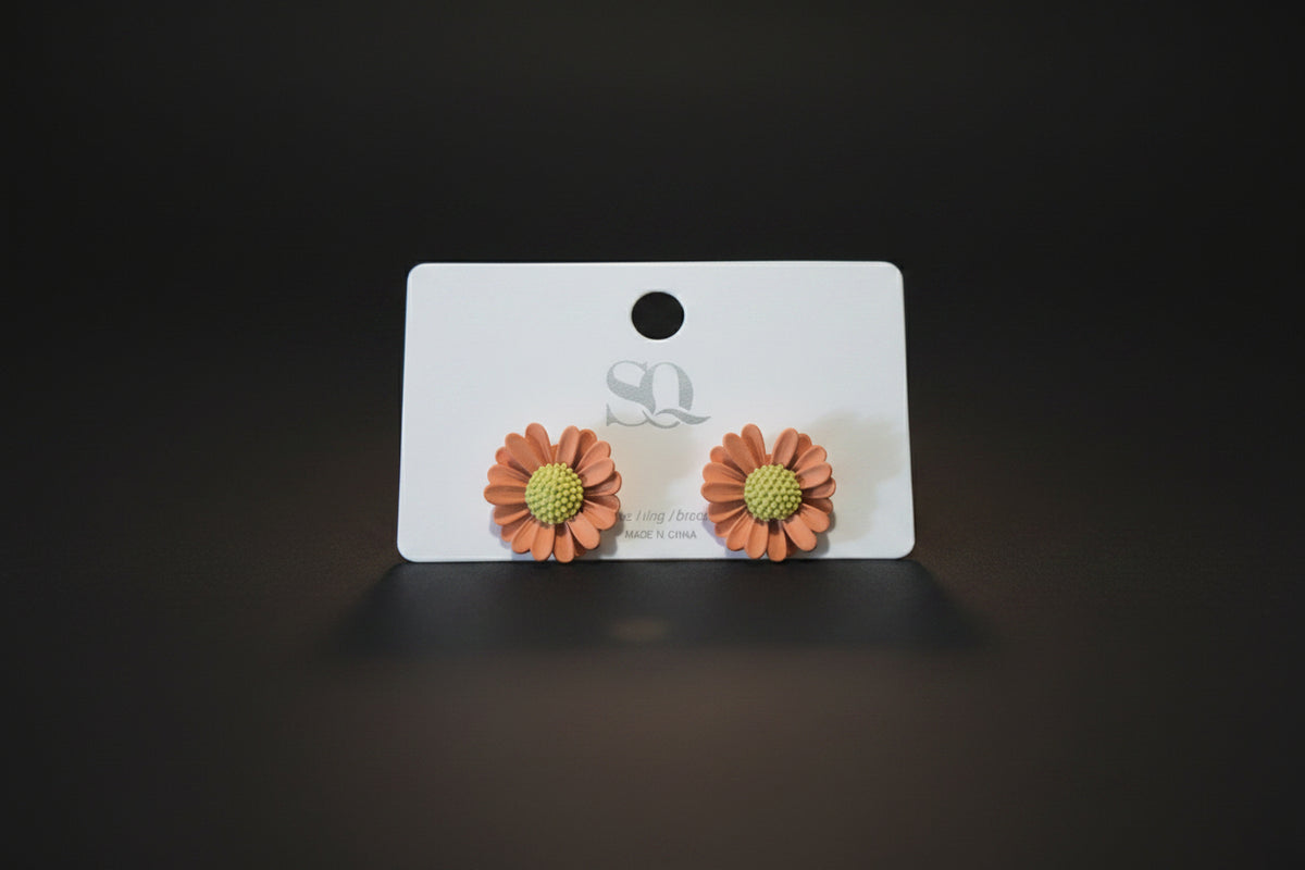 Daisy Flower Stud Earrings – Terracotta