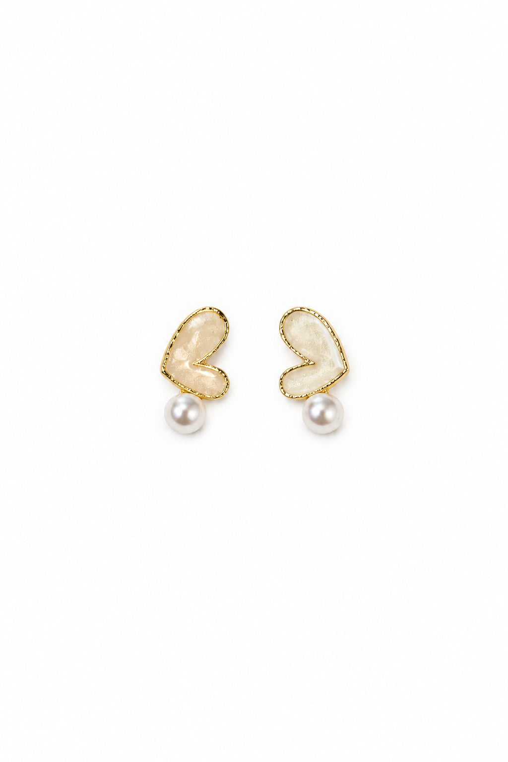 Pearly heart studs