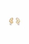 Pearly heart studs