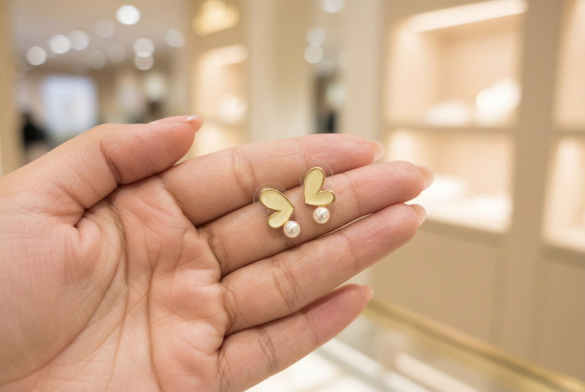 Pearly heart studs